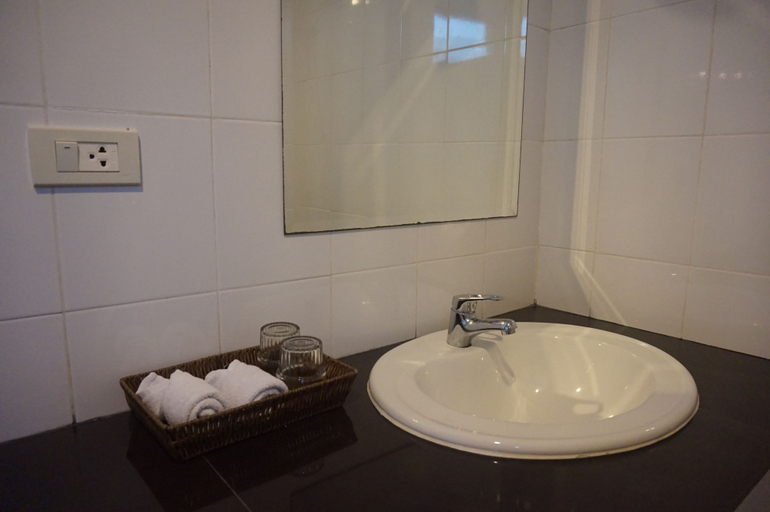 Bathroom, Villa Colina, Takua Pa