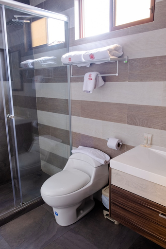 Bathroom 4, Hotel Santiago de Compostella , Cuenca