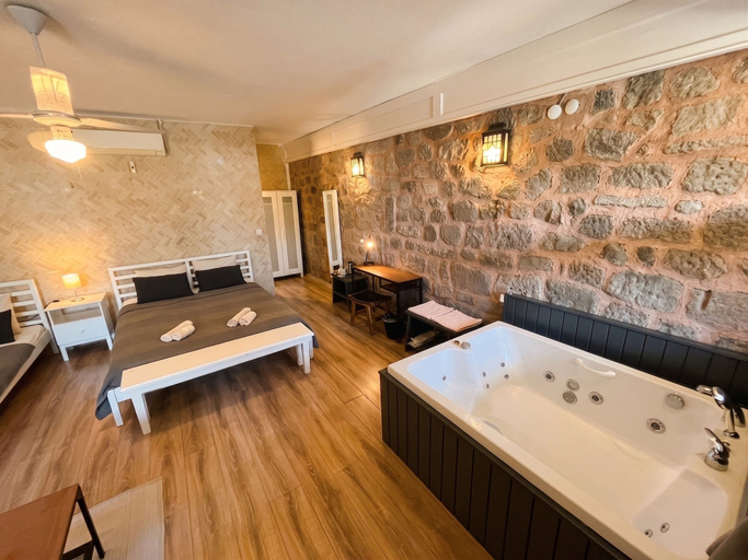 Bathroom 5, Attalos Suites Hotel, Bergama