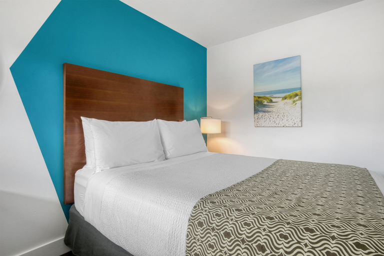 Bedroom 3, Stoke Hotel SureStay Collection by Best Western, Columbia-Shuswap