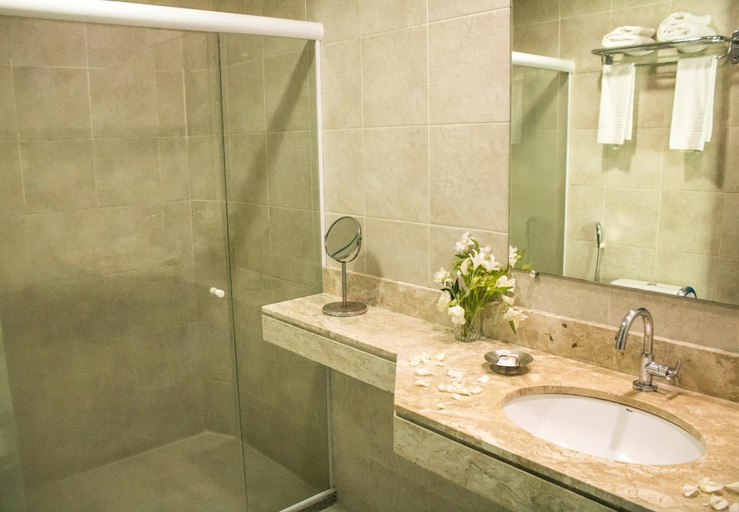 Bathroom 3, Farol de Itapua Praia Hotel, Salvador