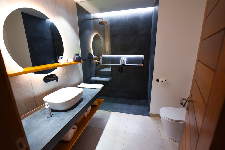 Bathroom 4, Le Petit Village Hotel, Kampala