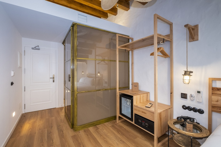 Bathroom 3, Nao Catedral Boutique Hotel, Baleares