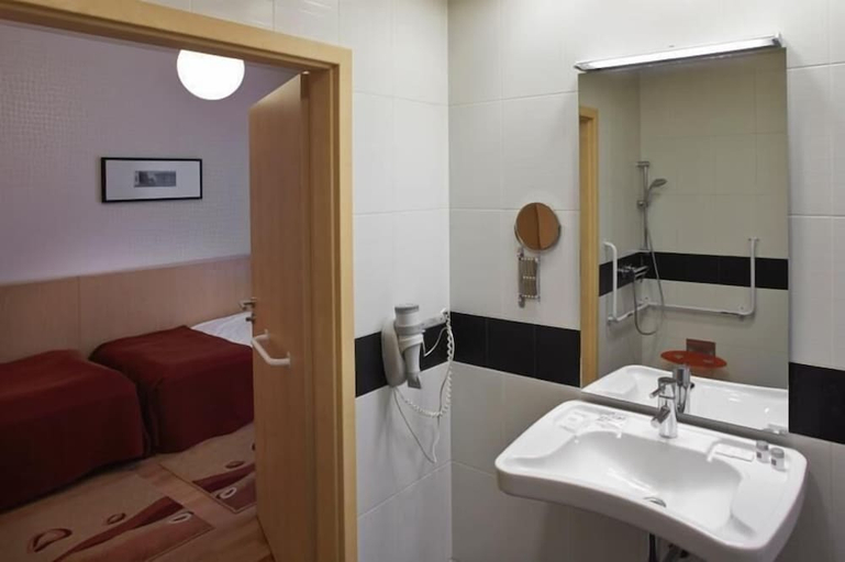 Bathroom 4, Laterum Conference And Wellness, Pécs