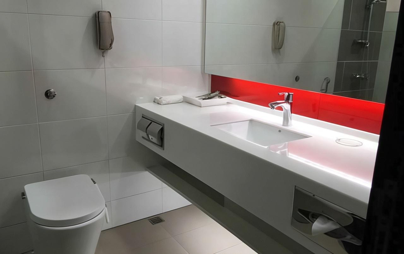bathroom 13
