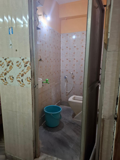 Bathroom, Saptagiri Rooms, Tiruvannamalai