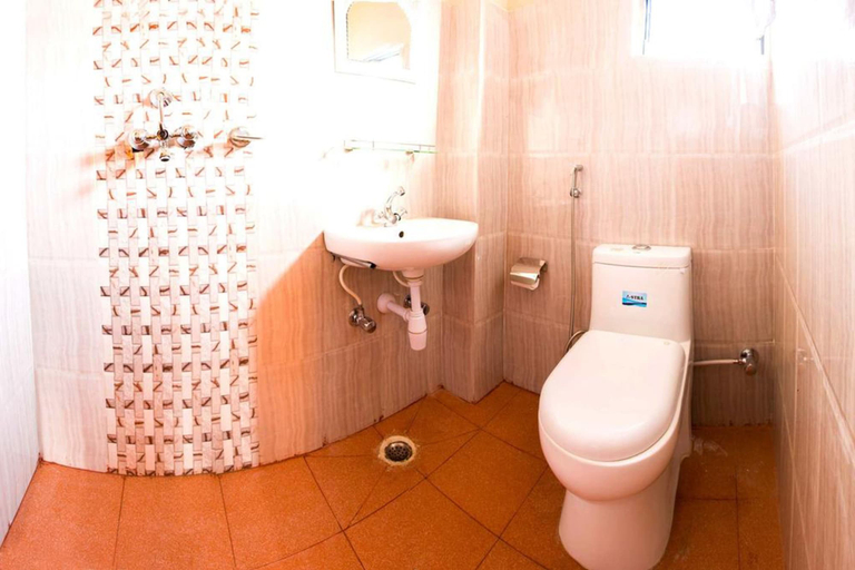 Bathroom, Hotel Atrium, Gandaki