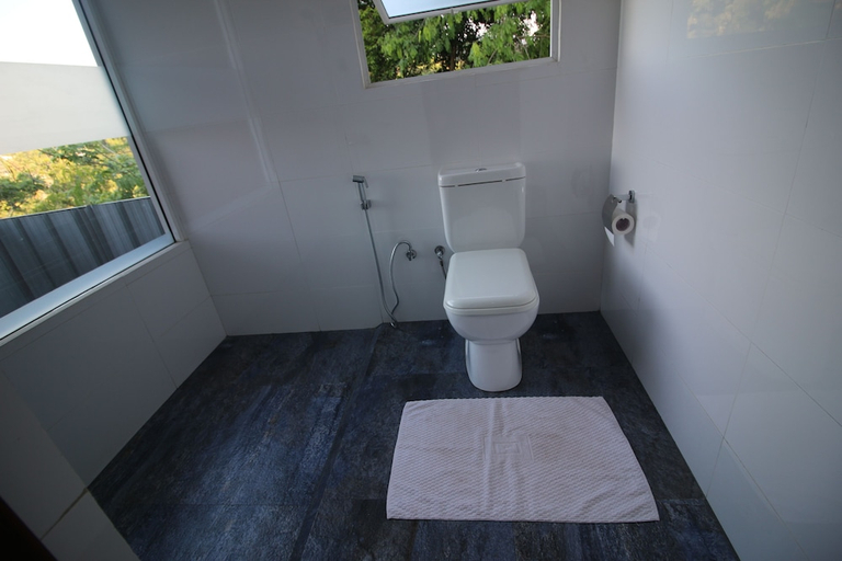Bathroom 3, Villa Arunalu Kandy, K.F.G. & G. Korale