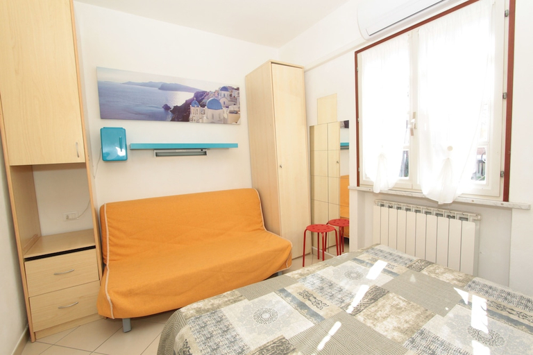 Bedroom 2, Habitat Apartments, Ferrara