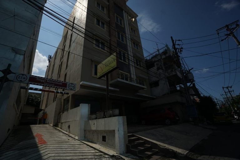 Exterior 2, Townhouse Oak Hotel Niaga Surabaya, Surabaya