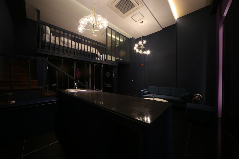 Others 2, Piano Hotel, Buk