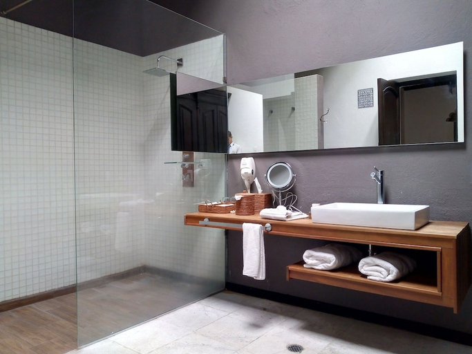 Bathroom 4, Meson de Santa Rosa Luxury Hotel, Querétaro