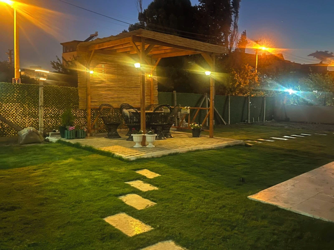 Outdoor dining, Urla Aparts, Urla