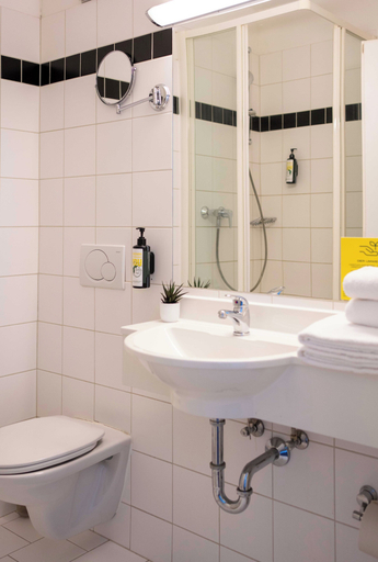 Bathroom 4, SLEEEP Hotel Sattledt, Wels Land
