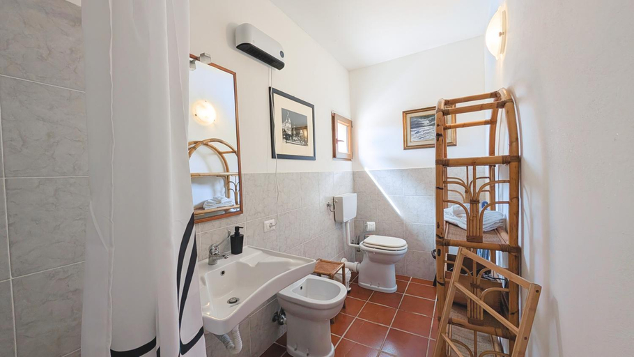 Bathroom, Casa Rurale, Livorno