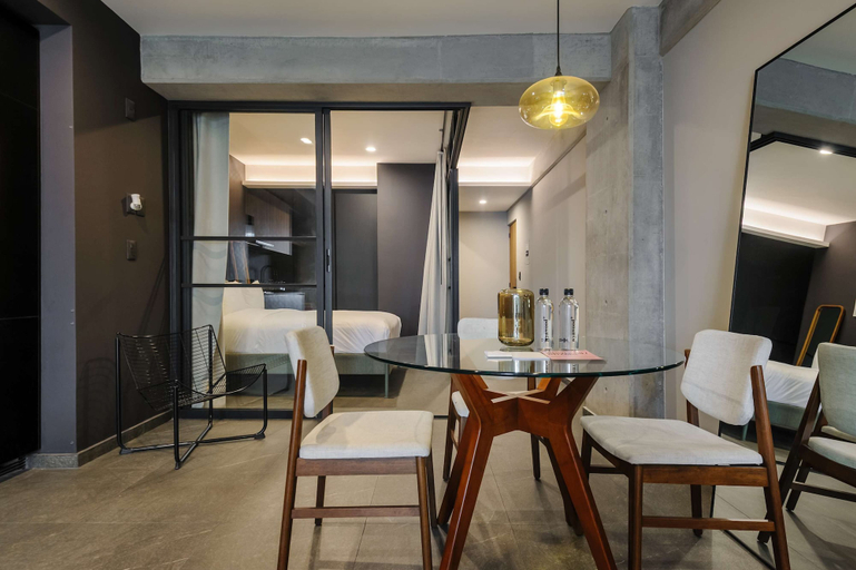 Room 5, w Engaging 1BR w Terrace in Tabacalera, Mexico City