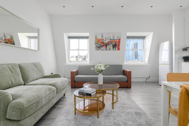 Others 3, Executive Studio Apartment in Maida Vale AC, London