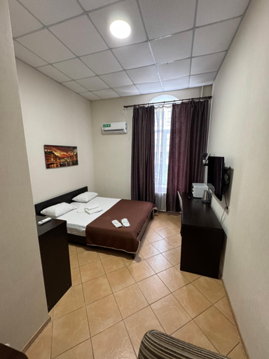 Others 3, Mini hotel Non-Stop, Shevchenkivs'kyi