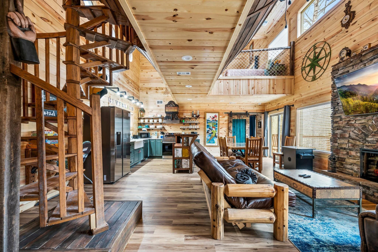 Living area 4, Neverland, Sevier