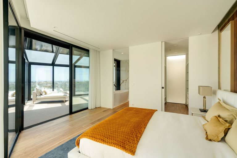 Room 5, The Olive House by Cadenzalux, Cascais
