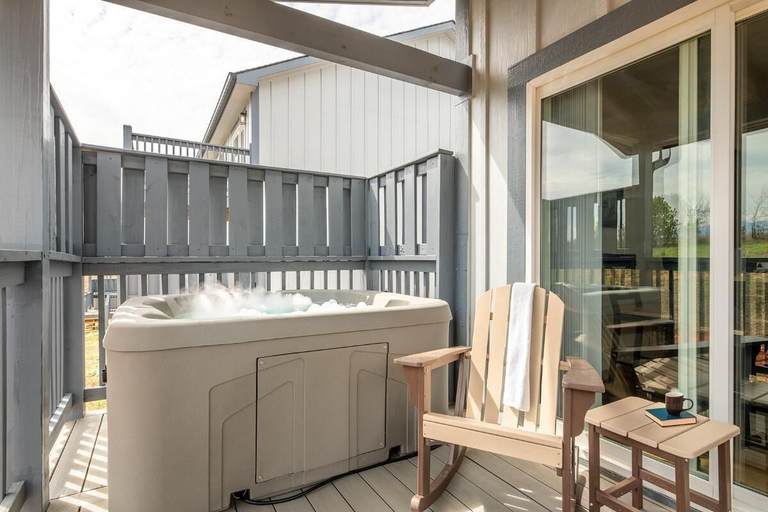 Outdoor spa tub 2, All We Need, Sevier