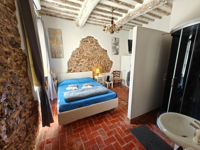 Room 2, Nostra Torre, Pisa