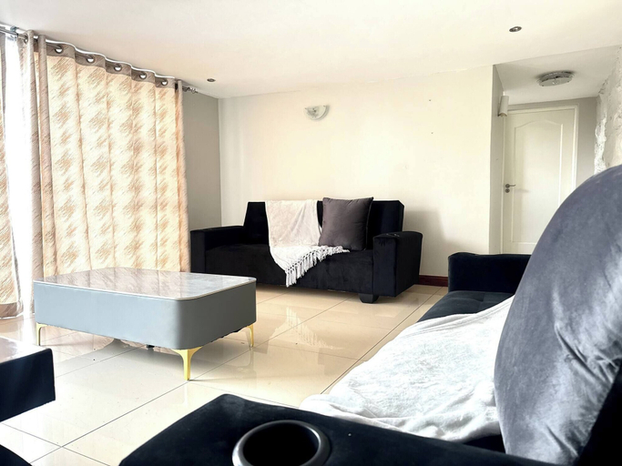 Living area, Room-luxurious Mansion - Lower, City of Johannesburg