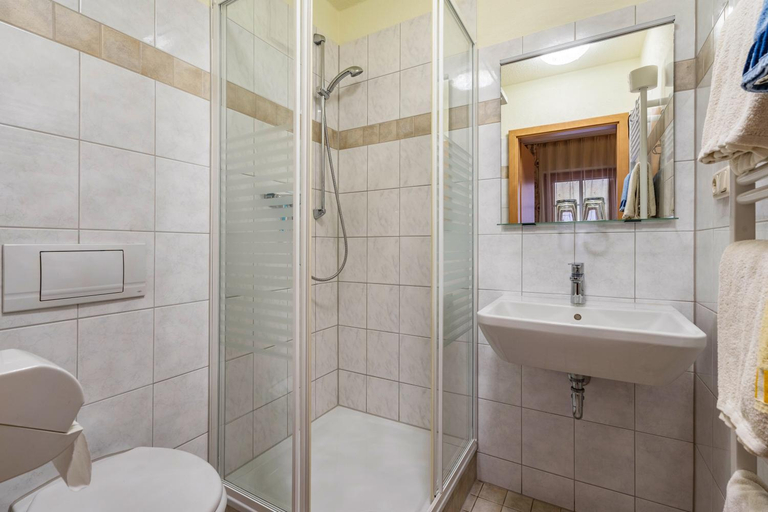 Bathroom 3, Pension Ufert, Meißen
