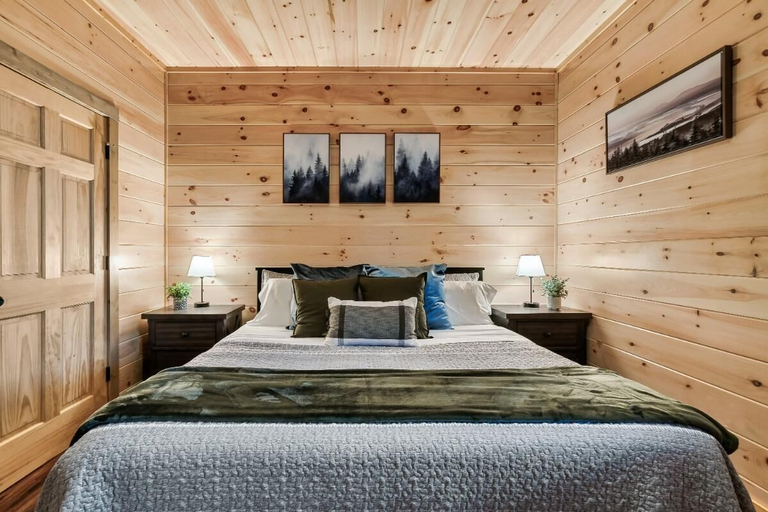 Room 3, High Country Cabin, Sevier