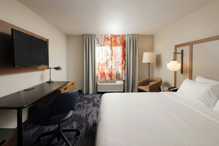Bedroom 3, Fairfield Inn & Suites Lansing West, Eaton