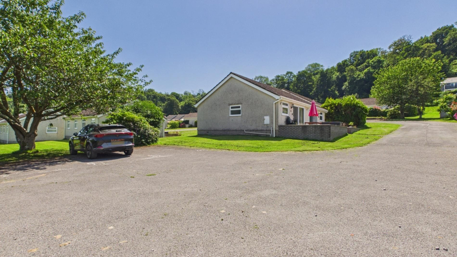 Exterior 5, Bayview 62 - 2 Bedroom Chalet - Bayview Oxwich, Swansea