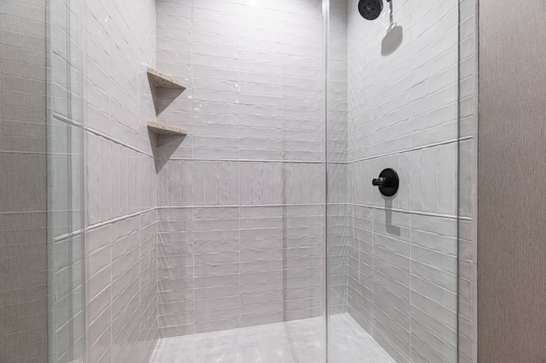 Room 3, 2BR Floor-to-ceiling Canal Street Views The Mayfair, Orleans