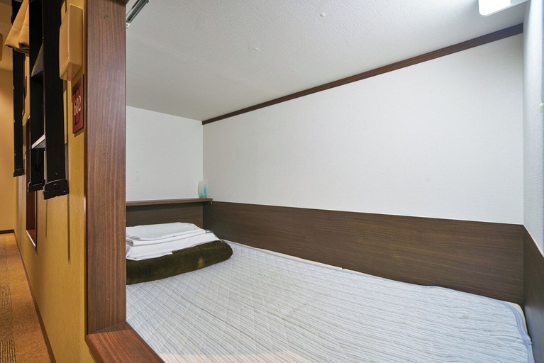 Bedroom 5, 1 Night 1980 Hostel Tokyo, Taitō