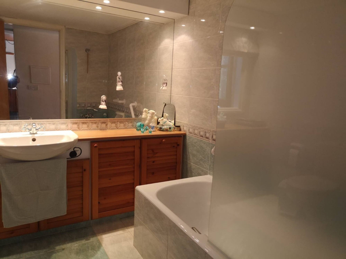 Bathroom 3, Villa Enriette - Panoramic Mountain Retreat in Pano Platres, Cyprus