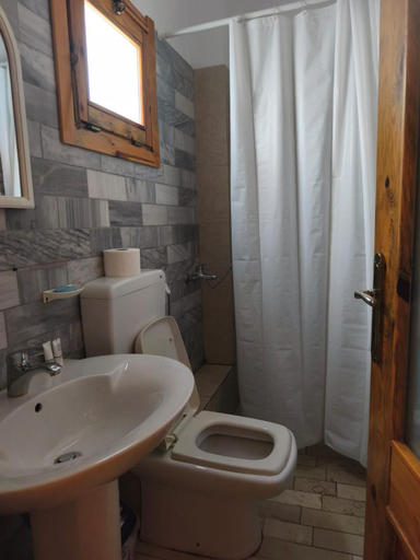 Bathroom, Guesthouse Vila Druri Dhermi, Vlorës
