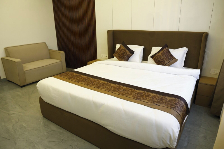 Room 5, Devansh Palace And Resort, Pratapgarh