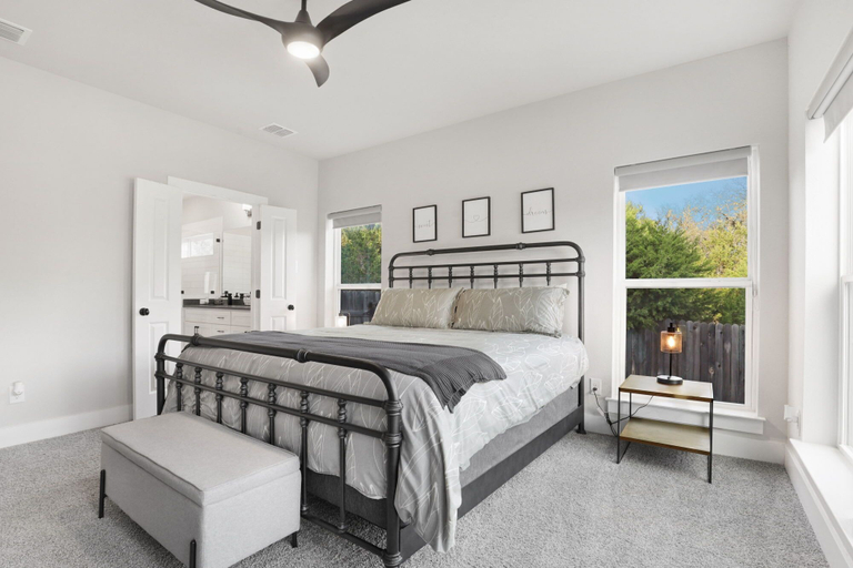 Room 2, Southern Hillcountry Hideaway, Comal
