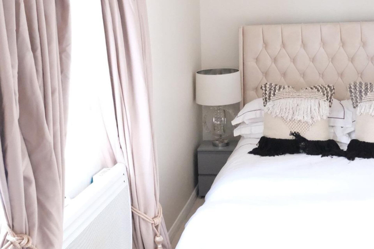 Room 5, Cosy Studio Getaway - Free Parking & Central Links, Thurrock