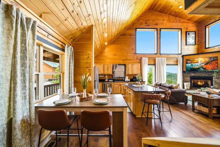 Food & Drinks 4, Heavenly Daze Amazing Mountain View, Hot Tub, Game Room!, Sevier