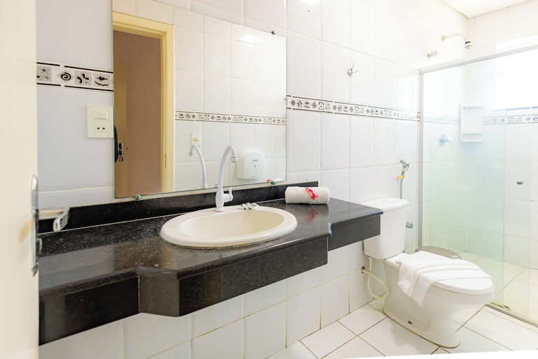 Bathroom, Adriattico Porto Hotel, Porto Seguro