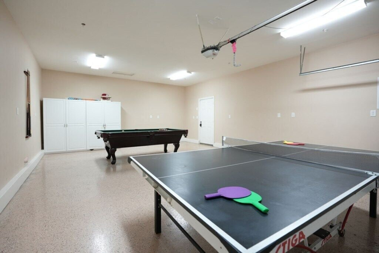 Others 2, 5 Bedroom 4 Bath Pool Home Near Disney, Orange
