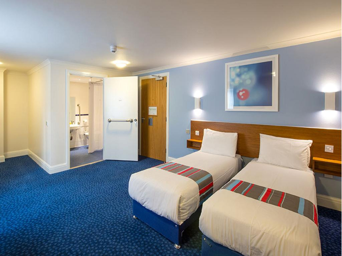 Bedroom 2, Travelodge Northampton Wootton, Northamptonshire