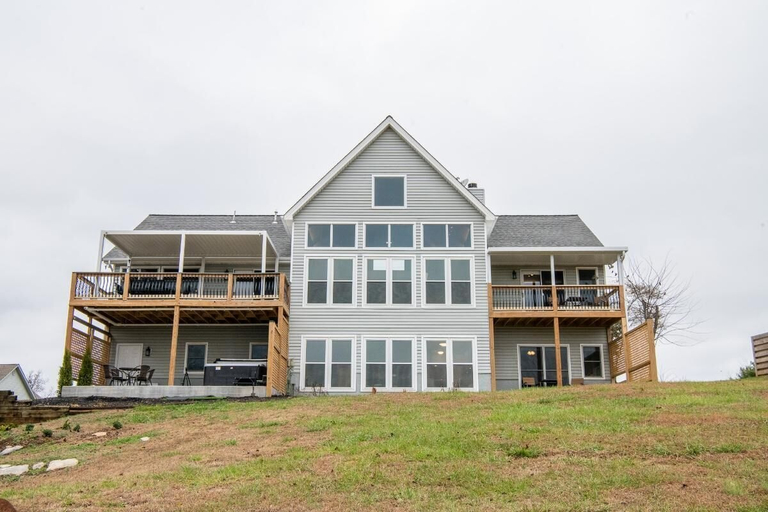 Exterior 5, Kodak Moments, Sevier