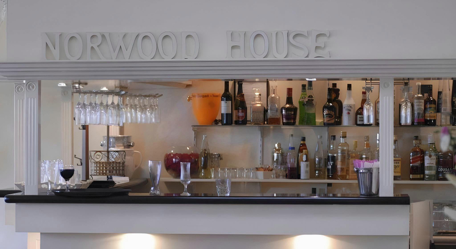 Food & Drinks, Norwood House Motel & Reception Centre, Melbourne