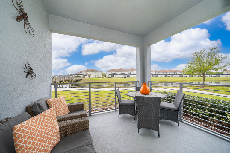 Outdoor dining 5, AEA - 3141 Paradox Circle FL, Osceola