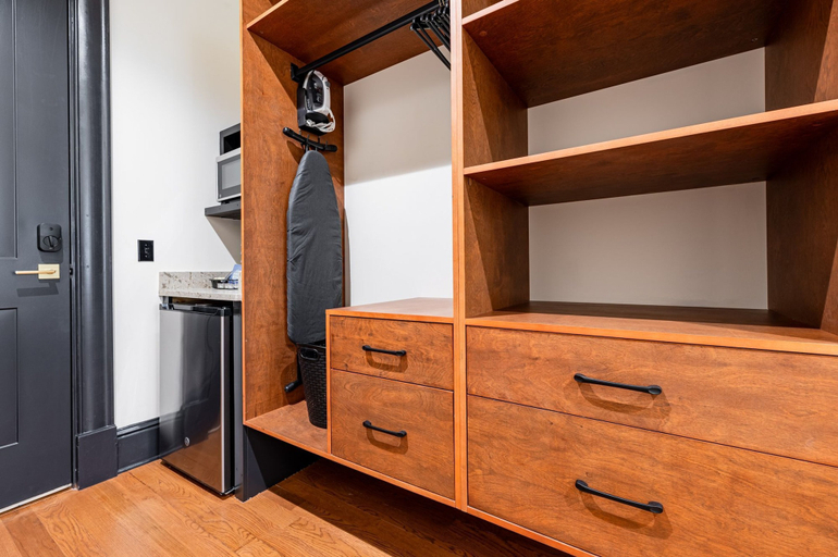 Room 5, Cozy Studio Steps to French Quarter The Mayfair, Orleans