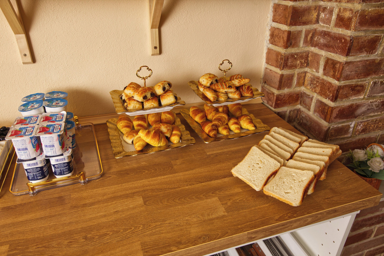 Breakfast meal, Maison Berthelot, Municipiul Bucuresti