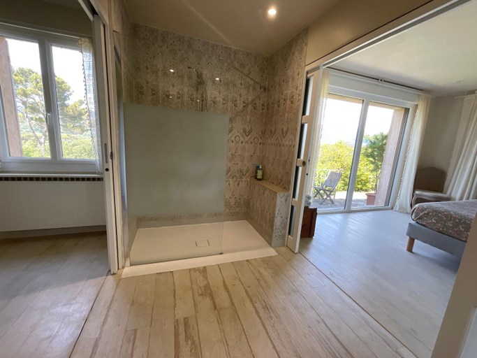 Others 4, L'Irisciabella, Vaucluse