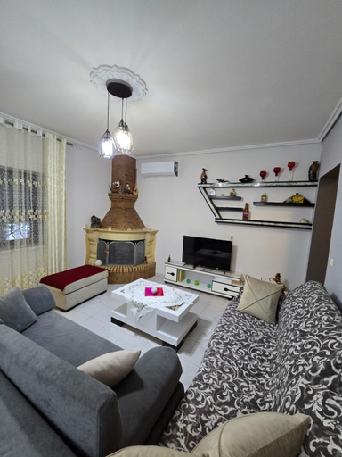 Others 4, Villa Mehmeti, Sarandës