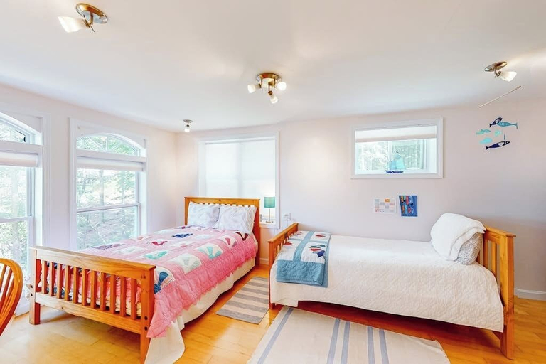 Room 3, Secluded Waterfront Home With Firepit, gas Grill, Kayaks, Dock, Balcony, & Patio, Sagadahoc